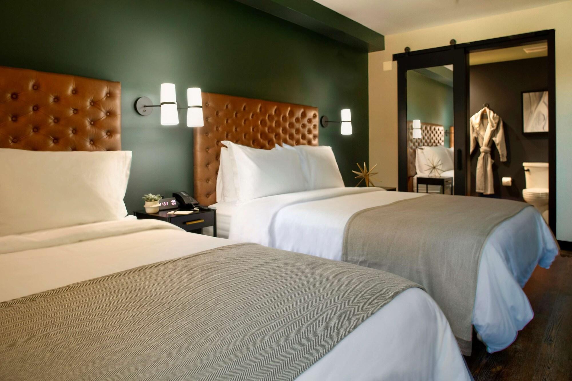The Lloyd Stamford, Tapestry Collection By Hilton Hotel Exterior photo